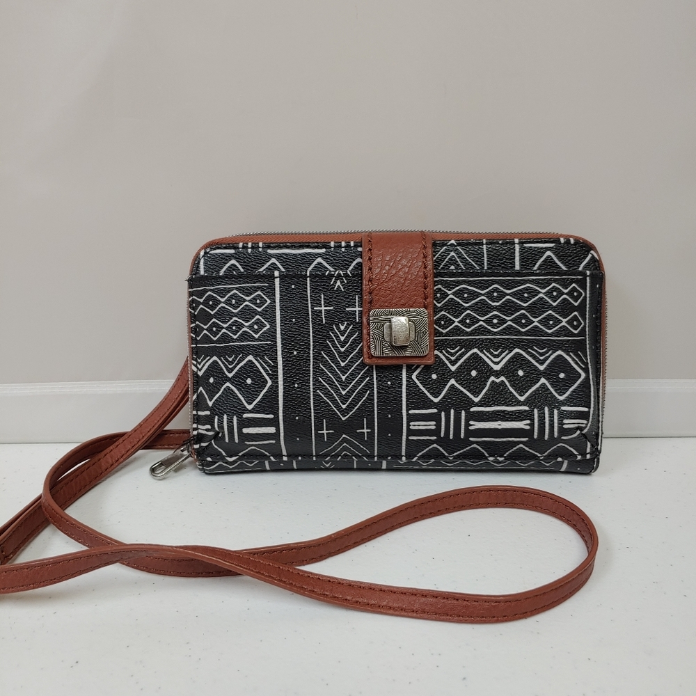 The Sak crossbody zip clutch purse bag tribal print
